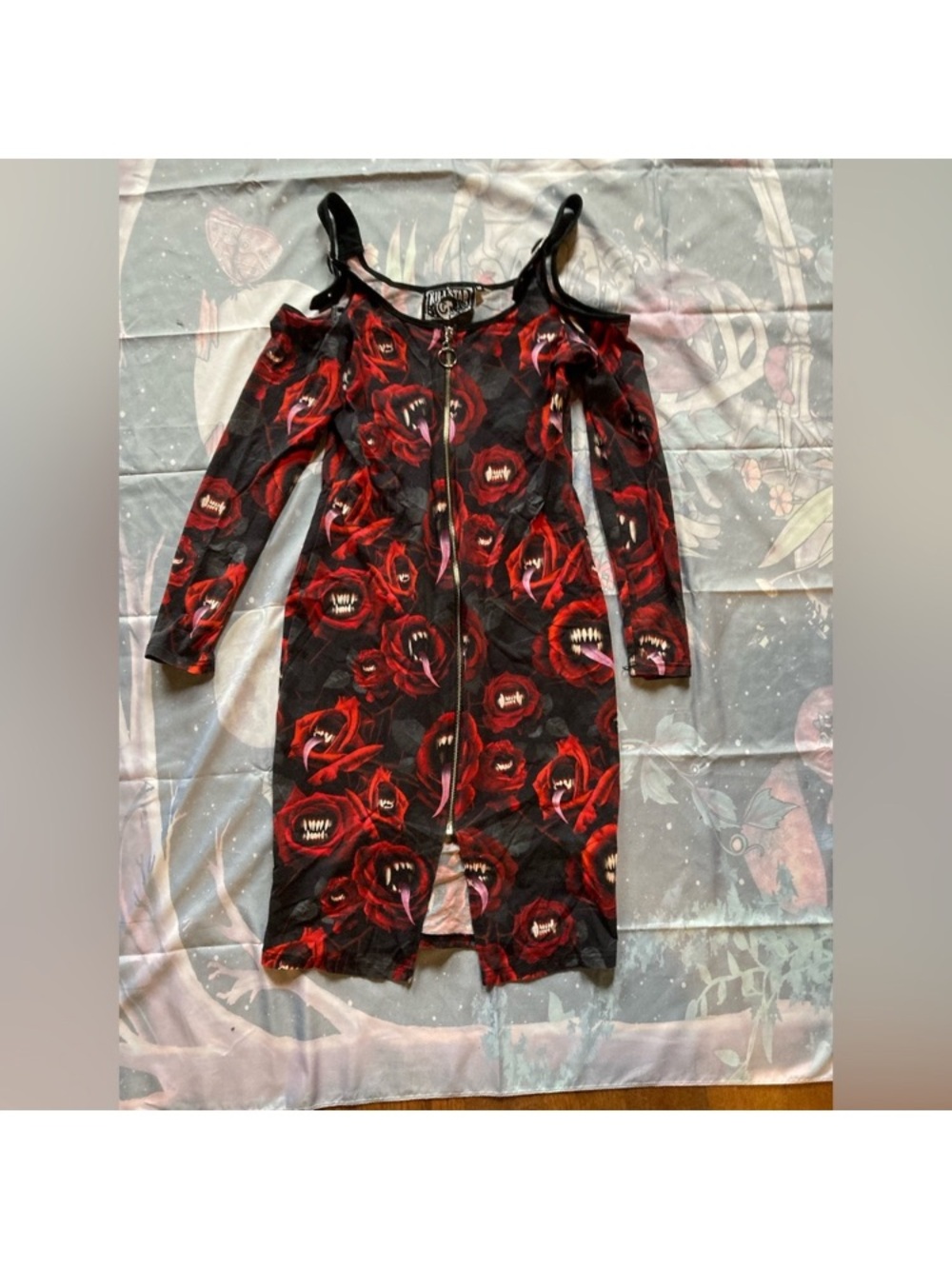 Red & Black Vampire Rose Zip-Front Cold Shoulder Dress